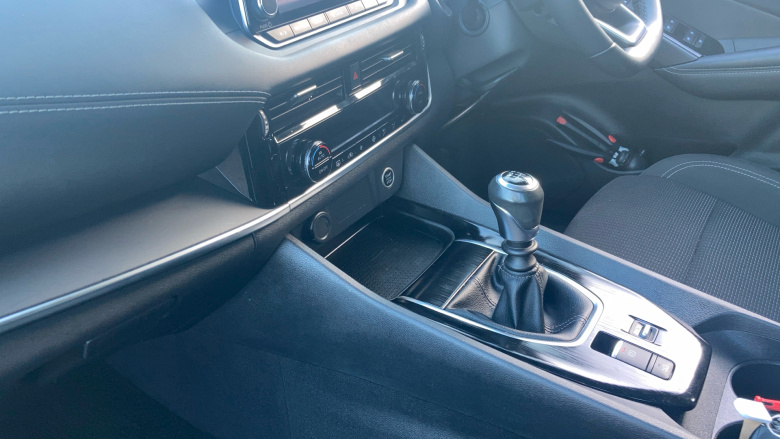 Nissan Qashqai 1.3 DiG-T MH Acenta Premium 5dr Petrol Hatchback